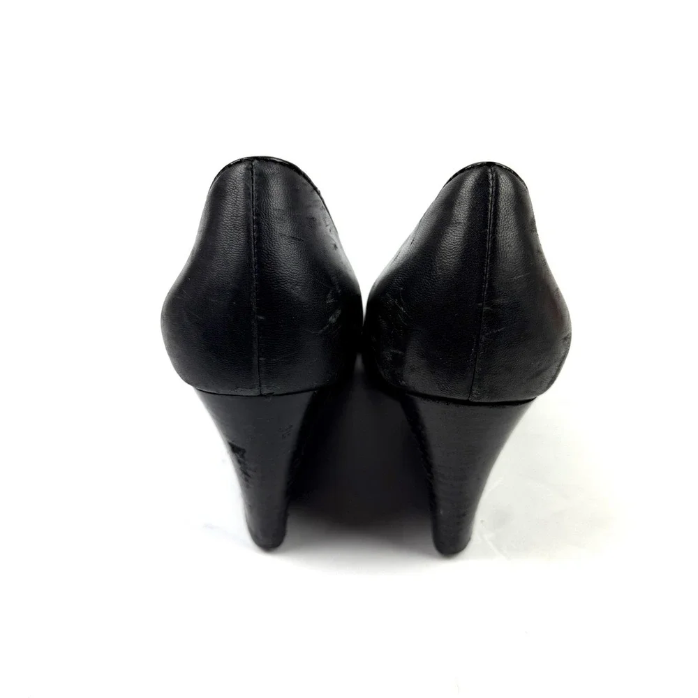 Tory Burch shoes scuffing